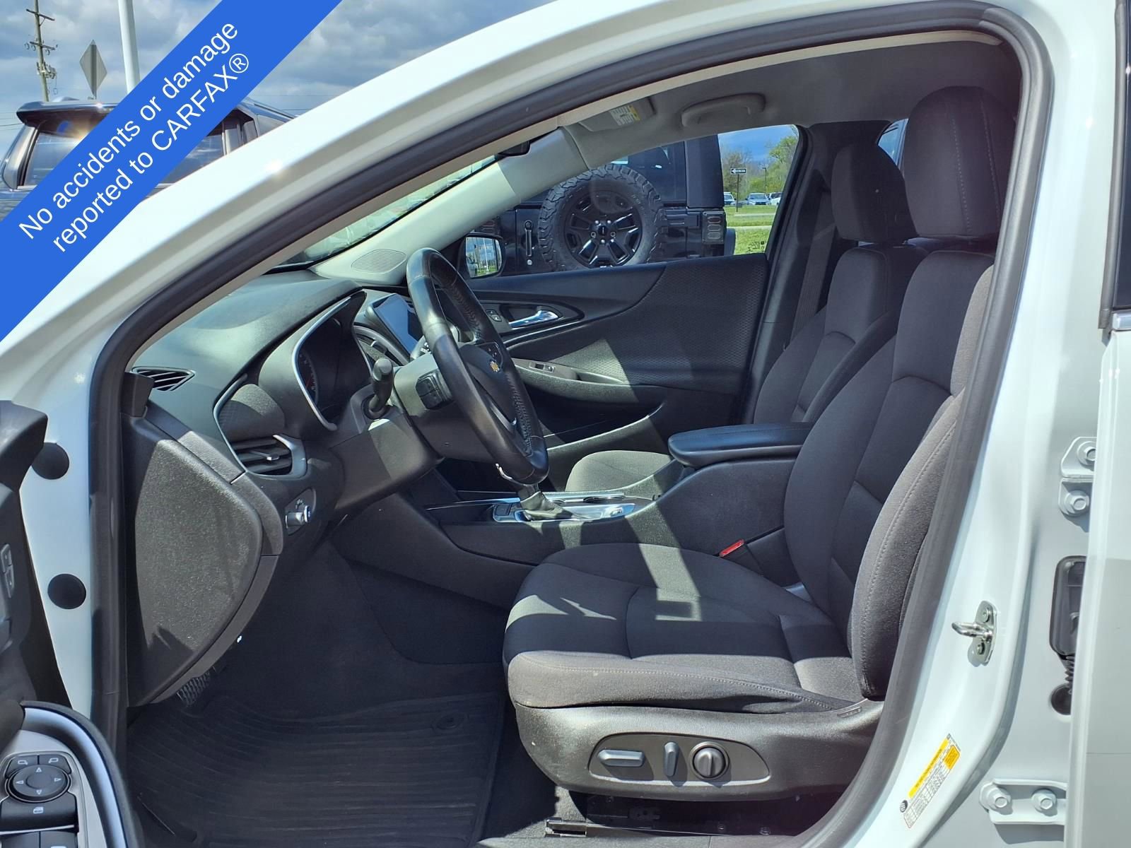 Used 2022 Chevrolet Malibu LT w/ Sport Edition FWD image 18