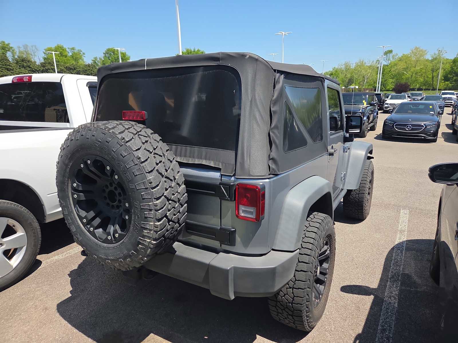 Used 2015 Jeep Wrangler Sport w/ Connectivity Group image 5