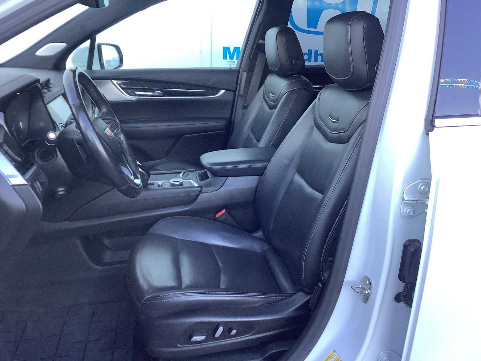 Used 2023 Cadillac XT6 Premium Luxury AWD/4WD image 11