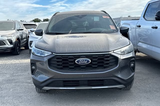 Used 2025 Ford Escape ST-Line Select AWD/4WD image 3