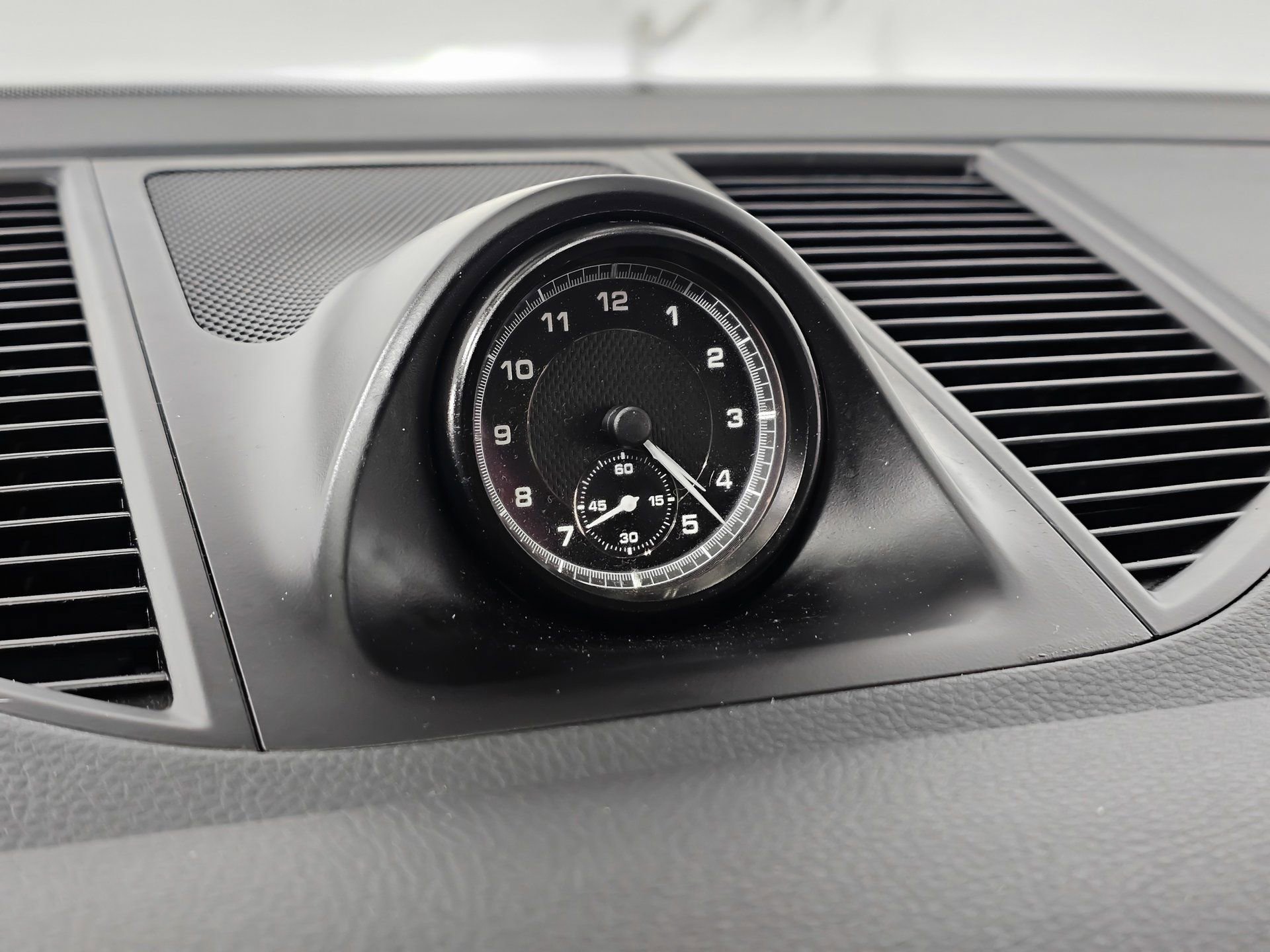 Used 2024 Porsche Macan Turbo image 21