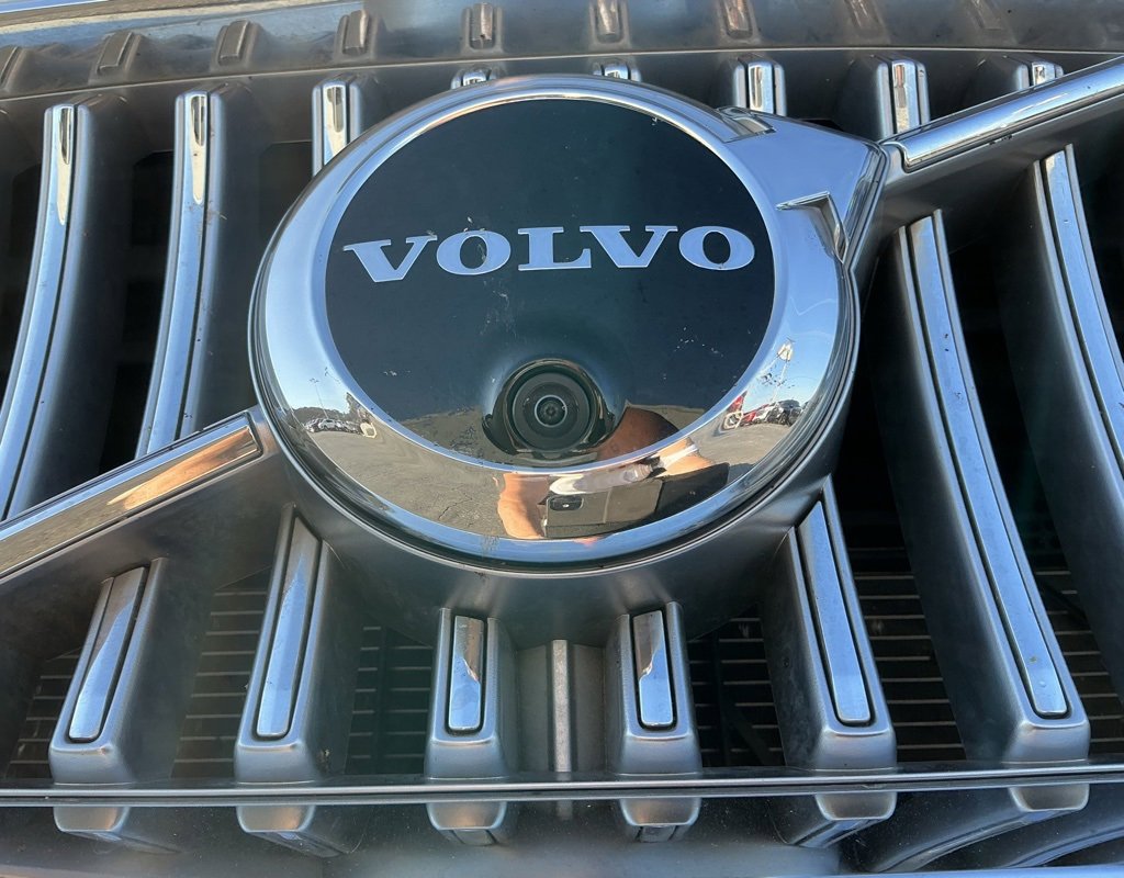 Used 2023 Volvo XC90 B6 Ultimate w/ Protection Package Premier image 9