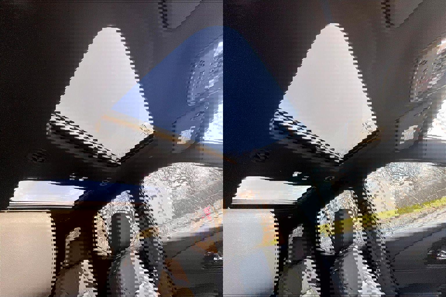 Used 2023 Chevrolet Traverse RS image 30