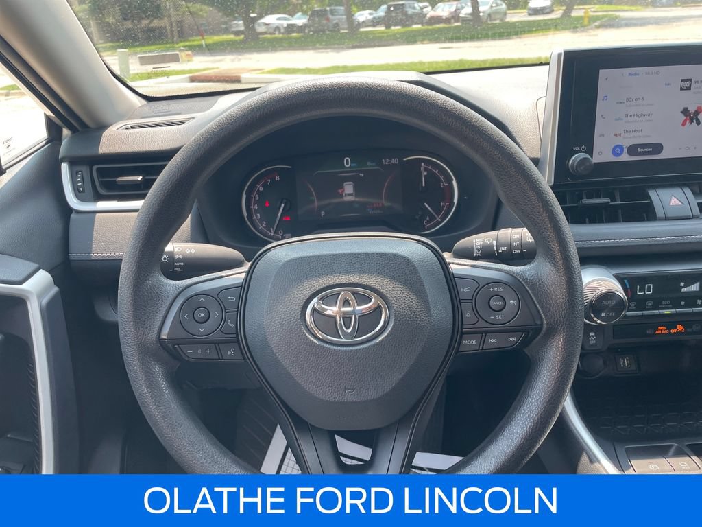 Used 2025 Toyota RAV4 XLE AWD/4WD image 22