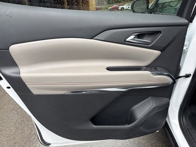 Used 2025 Chevrolet Traverse LT image 18