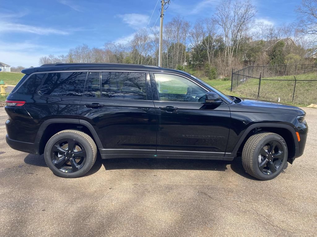 New 2026 Jeep Grand Cherokee L Limited w/ Limited Altitude Package RWD image 36