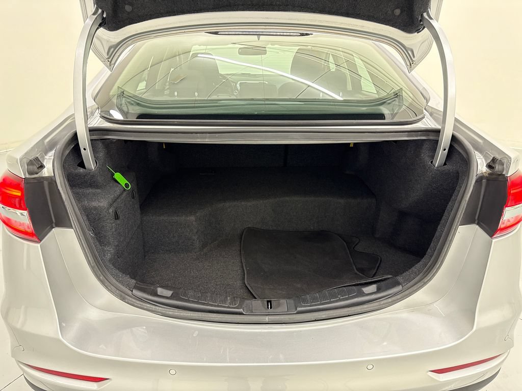 Used 2019 Ford Fusion SE FWD image 25