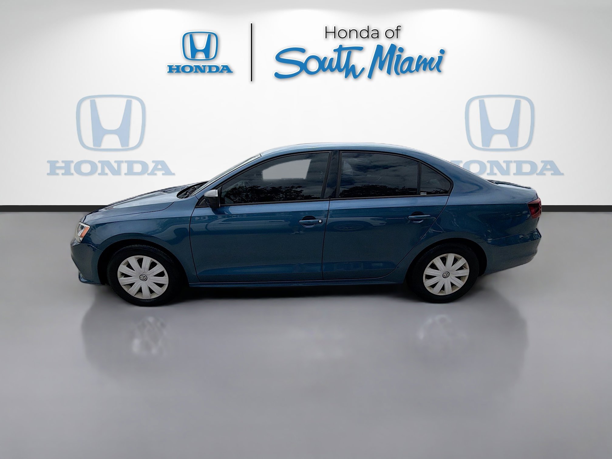 Used 2016 Volkswagen Jetta S image 4