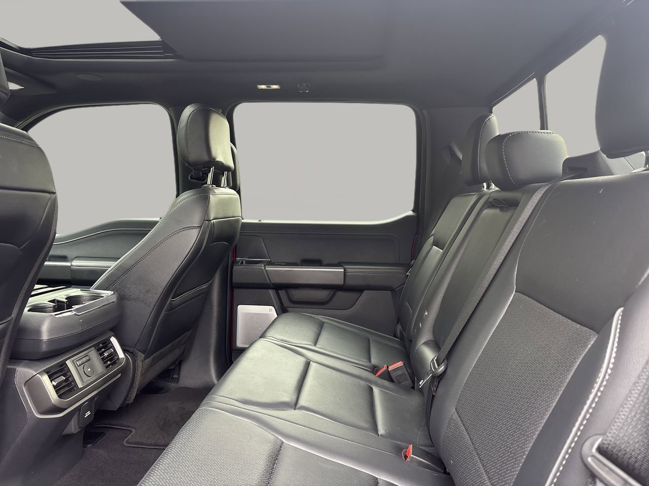 Used 2025 Ford F150 Lariat w/ Equipment Group 502A High image 17