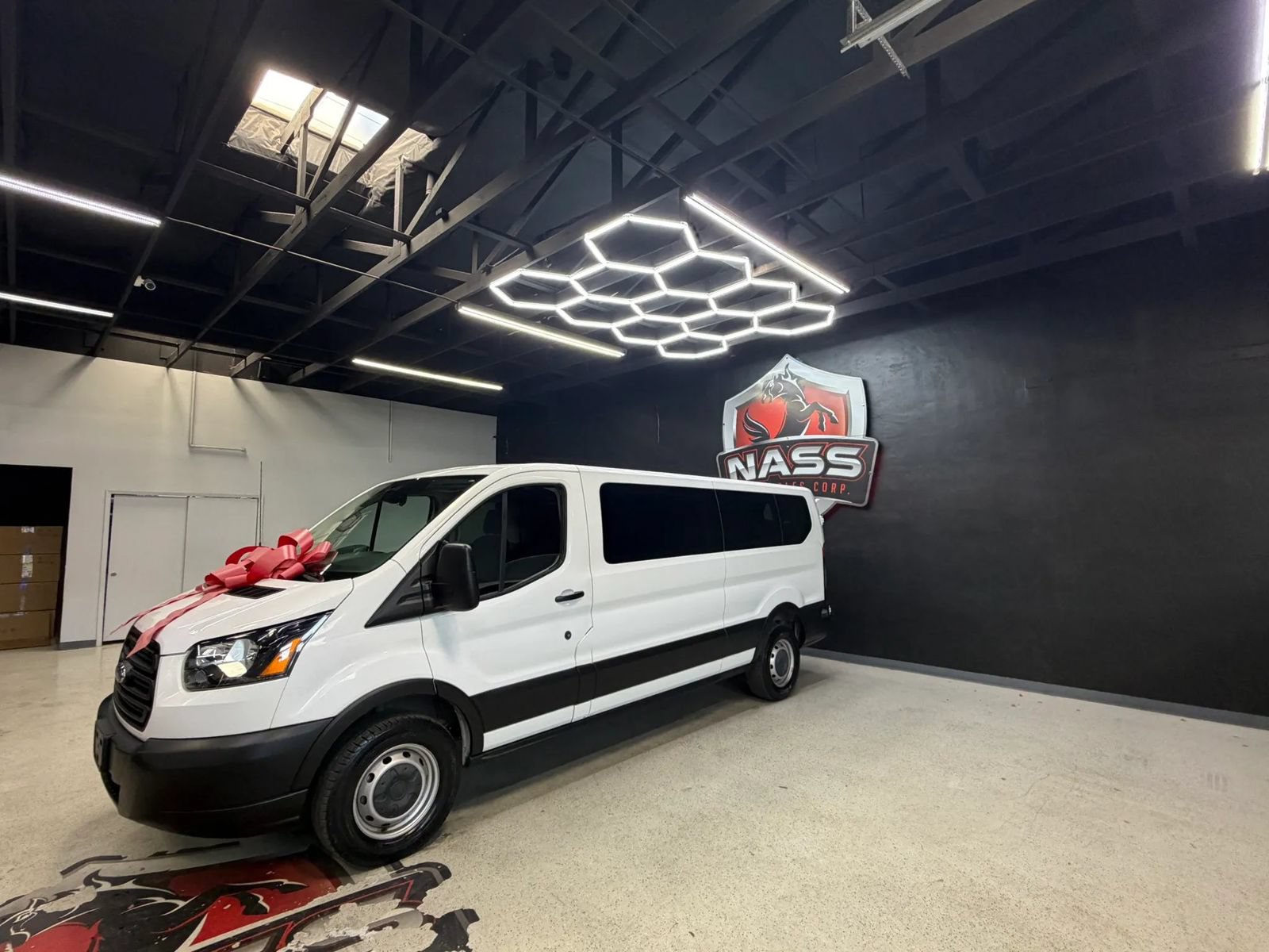 Used 2018 Ford Transit 350 XL RWD image 2