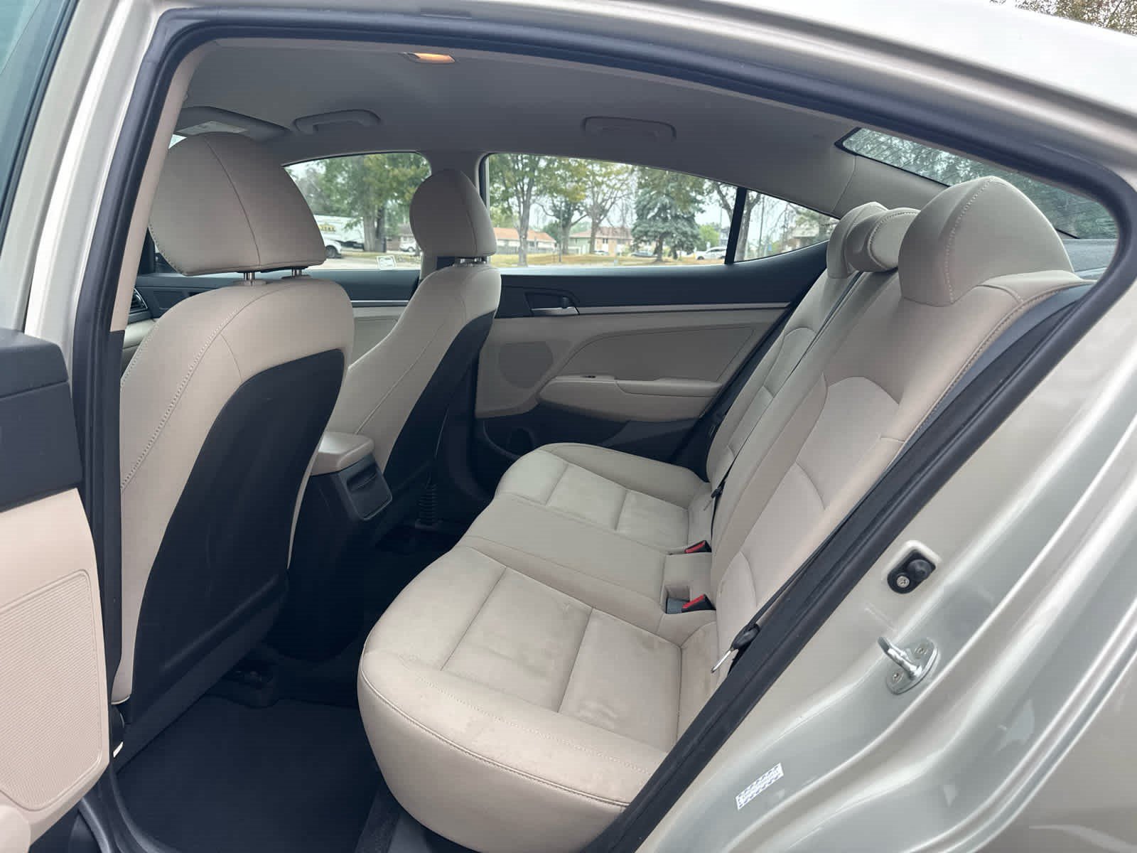 Used 2017 Hyundai Elantra SE w/ Cargo Package FWD image 9