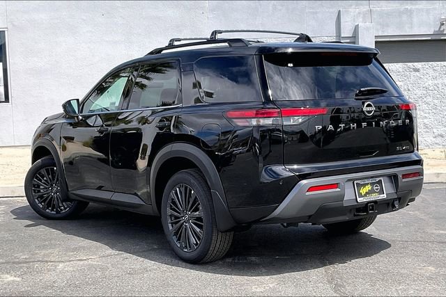 New 2026 Nissan Pathfinder SL AWD/4WD image 2