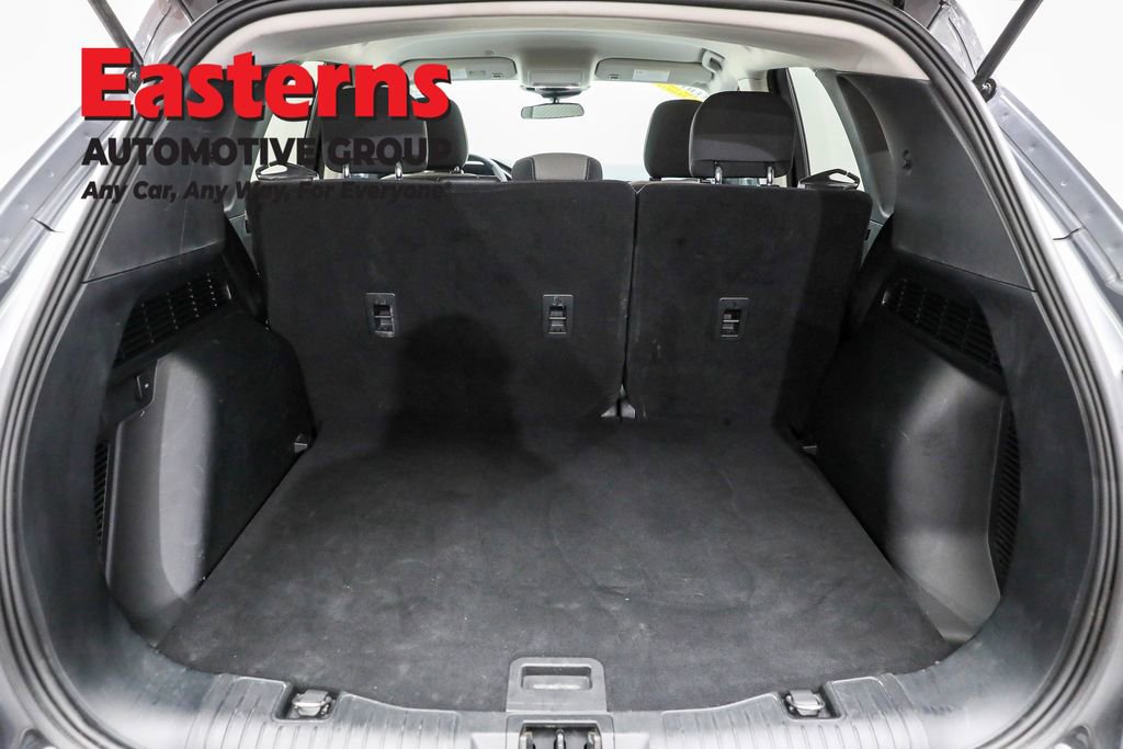 Used 2022 Ford Escape SE w/ Cold Weather Package image 9