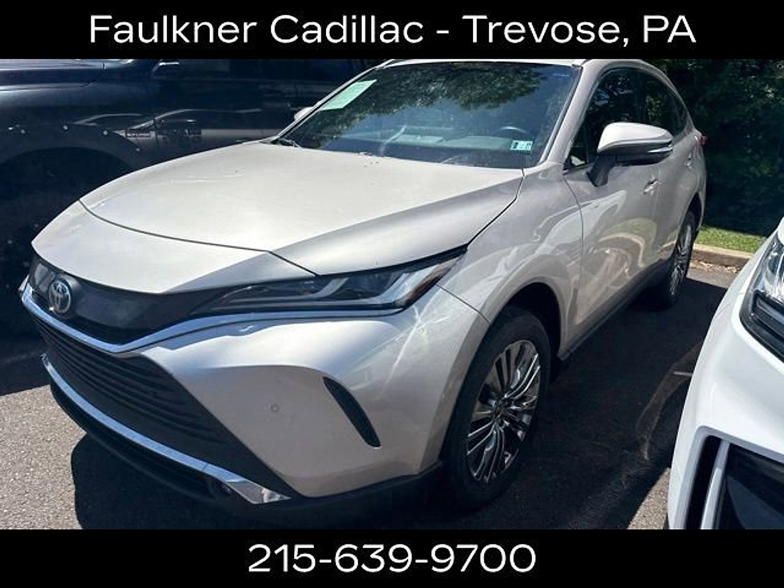Used 2024 Toyota Venza XLE AWD/4WD image 5