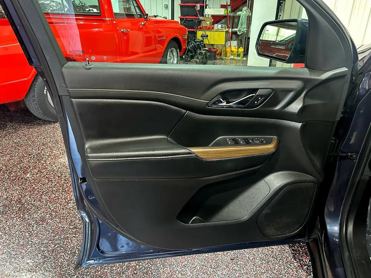 Used 2019 GMC Acadia SLE FWD image 15