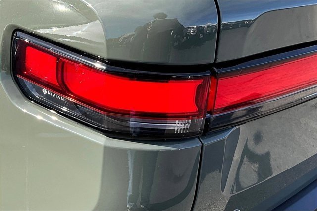 Used 2022 Rivian R1T Launch Edition image 22