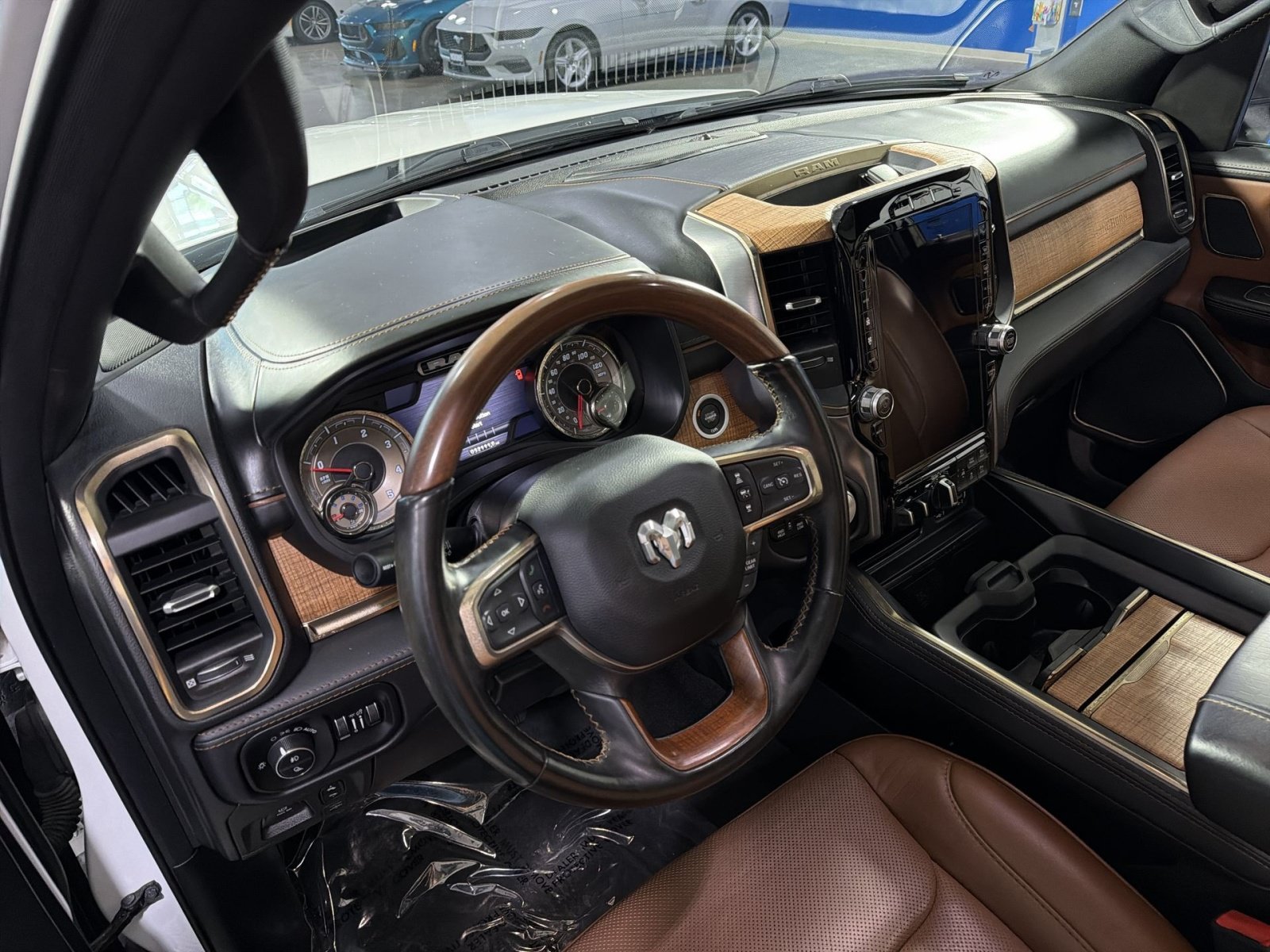 Used 2022 RAM 1500 Limited AWD/4WD image 17
