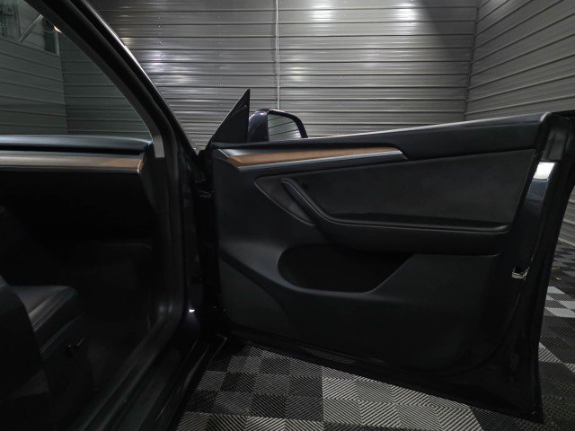 Used 2024 Tesla Model Y Long Range image 32