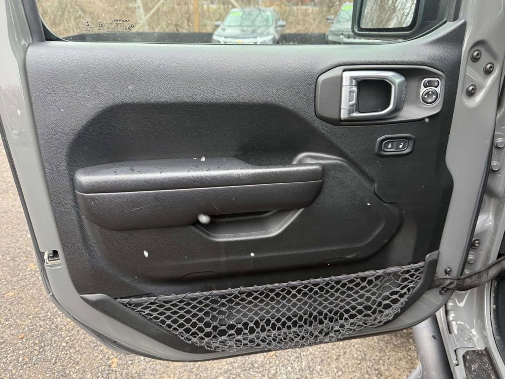 Used 2020 Jeep Gladiator Sport image 13