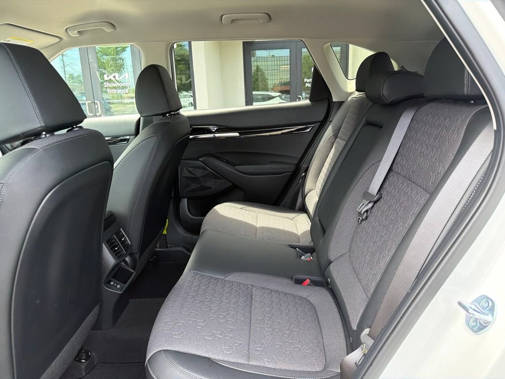 Used 2026 Kia Seltos S AWD/4WD image 18