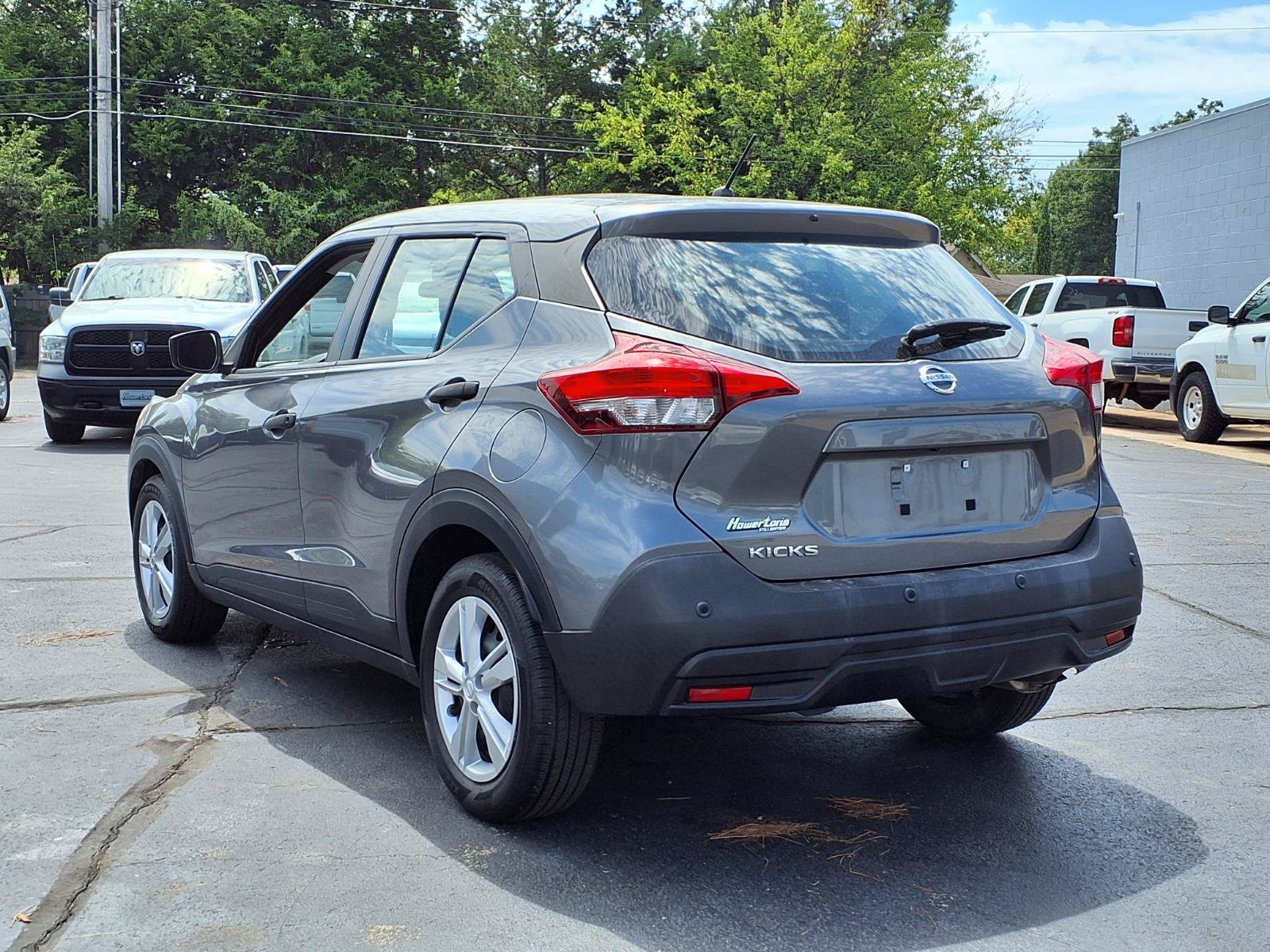 Used 2020 Nissan Kicks S FWD image 3