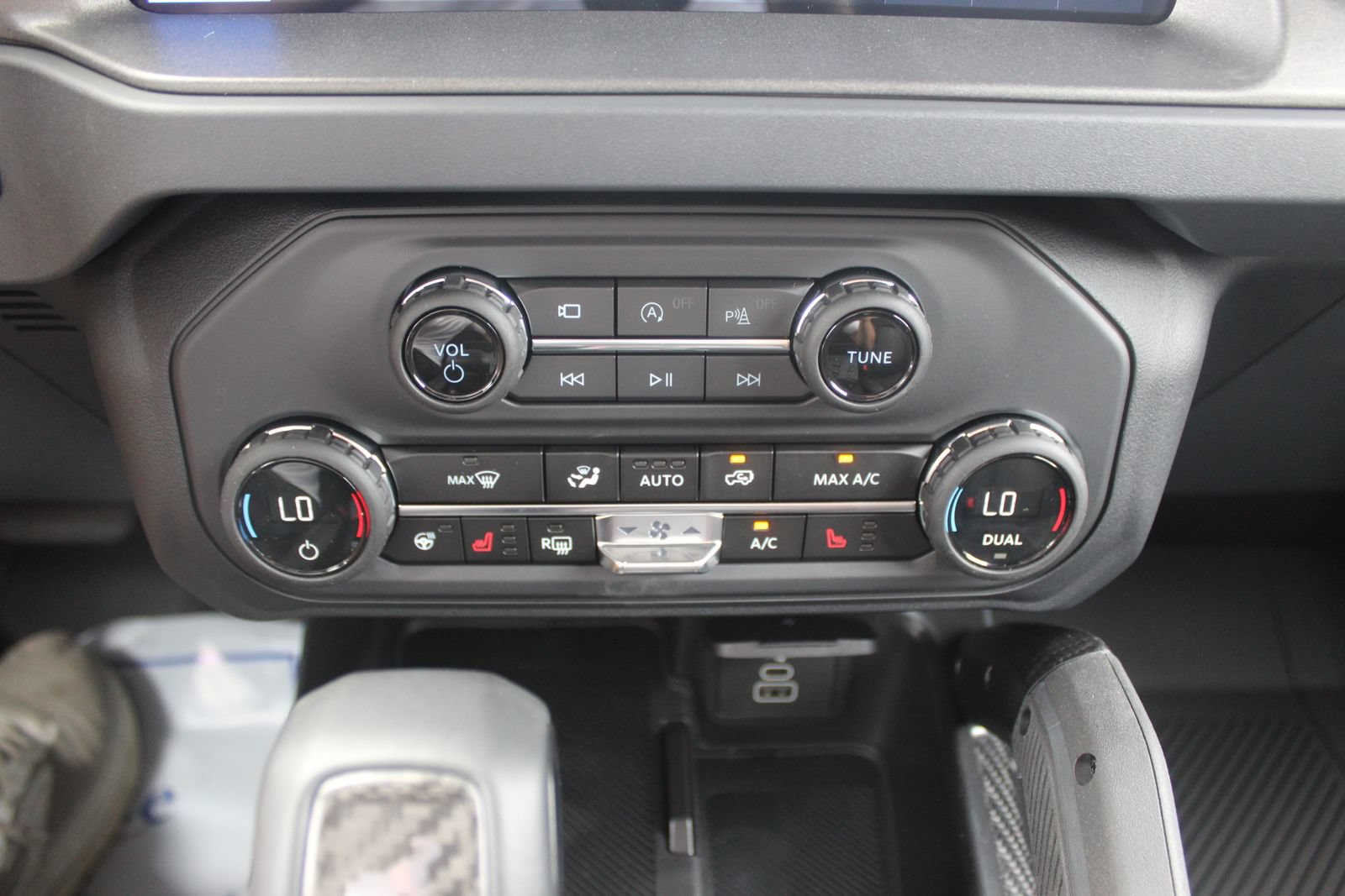 New 2026 Ford Bronco Raptor w/ Interior Carbon Fiber Pack AWD/4WD image 27