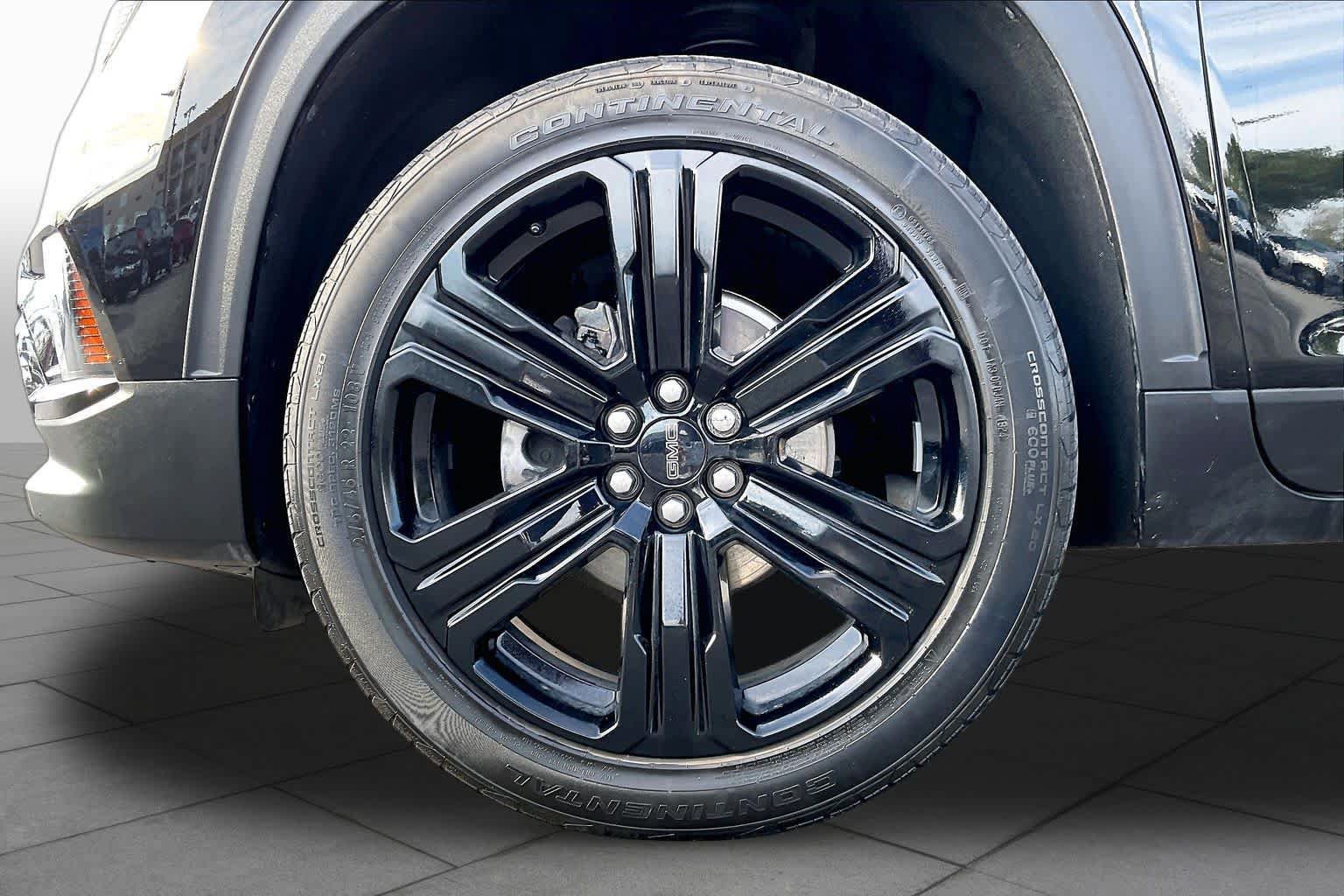 Used 2024 GMC Acadia Elevation w/ Black Edition FWD image 11