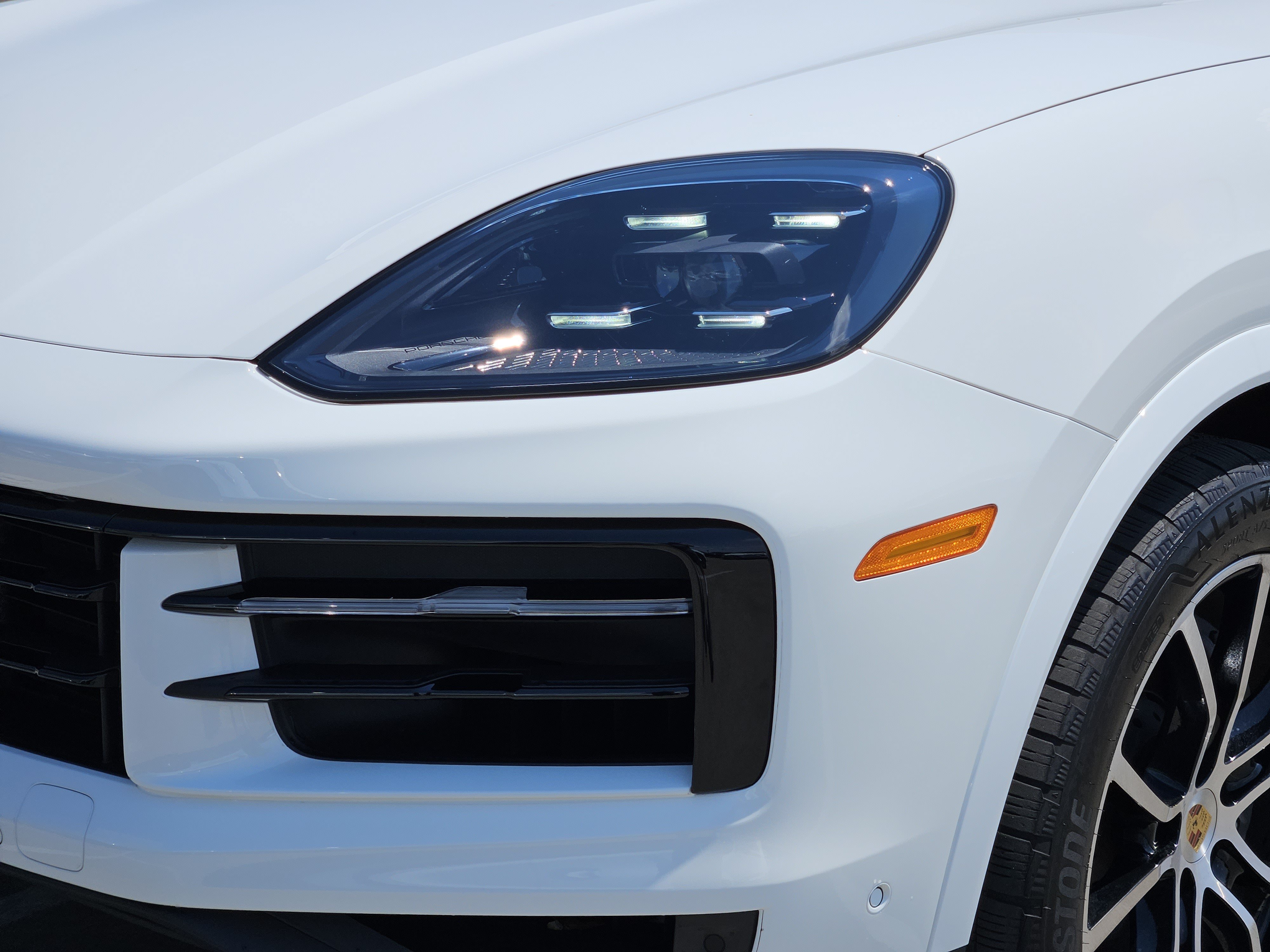 Certified 2024 Porsche Cayenne AWD/4WD image 12