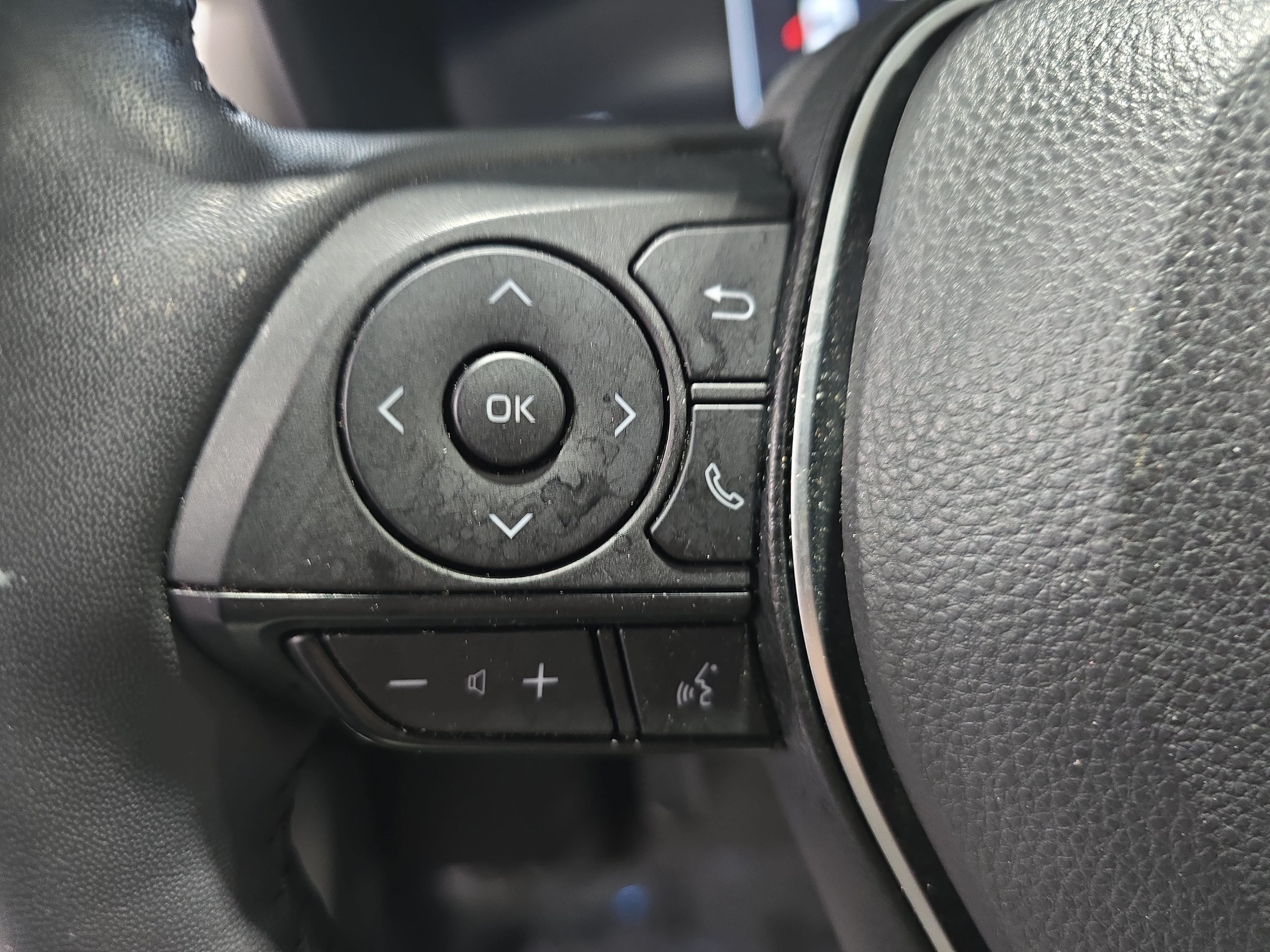 Used 2024 Toyota RAV4 Limited w/ Advanced Technology Package AWD/4WD image 17