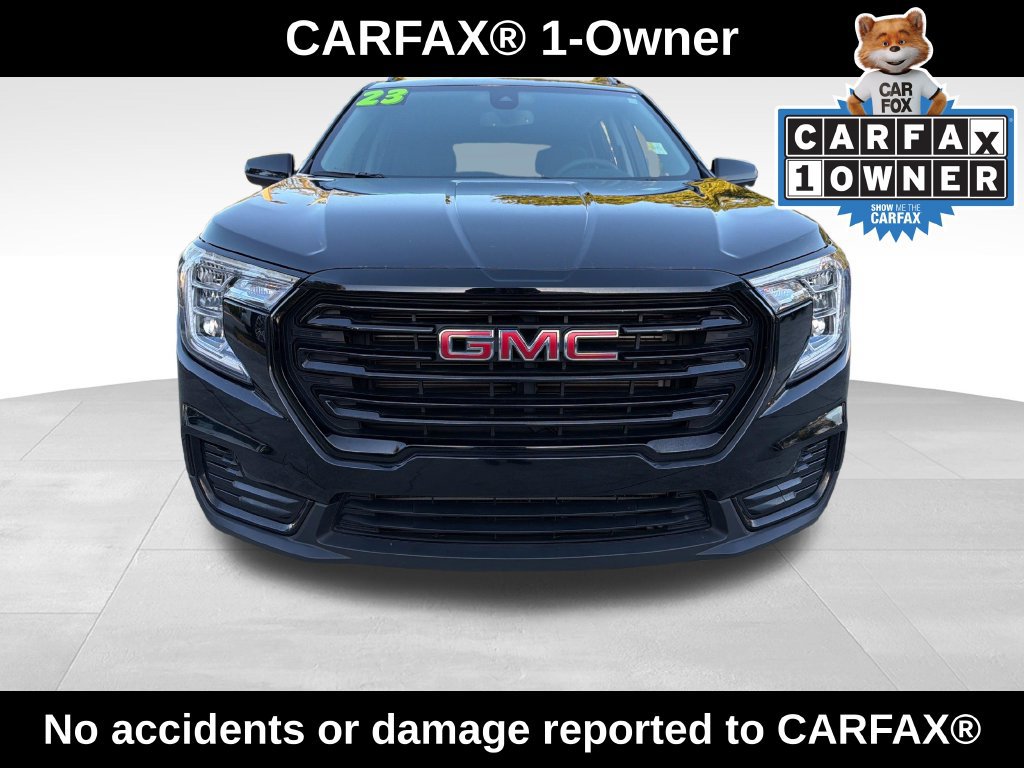 Used 2023 GMC Terrain SLE w/ Elevation Edition FWD image 2