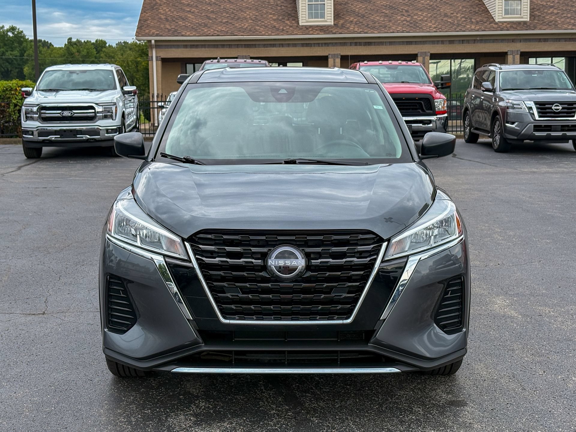 Used 2024 Nissan Kicks S FWD image 4