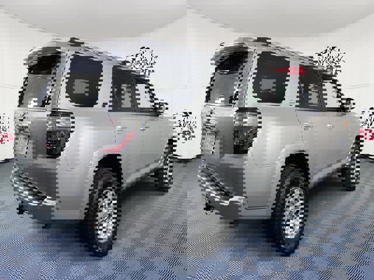 Used 2023 Toyota 4Runner SR5 image 7