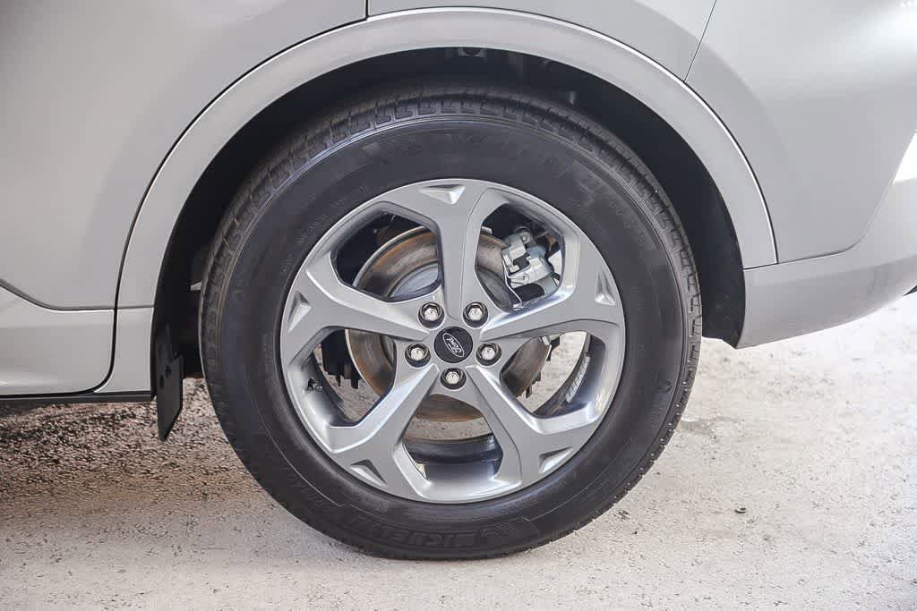 Used 2024 Ford Escape ST-Line w/ Cold Weather Package FWD image 12