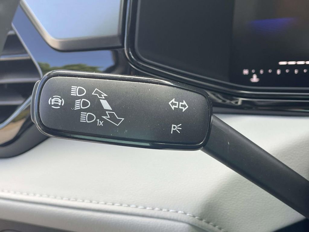 Used 2025 Volkswagen Taos S AWD/4WD image 21