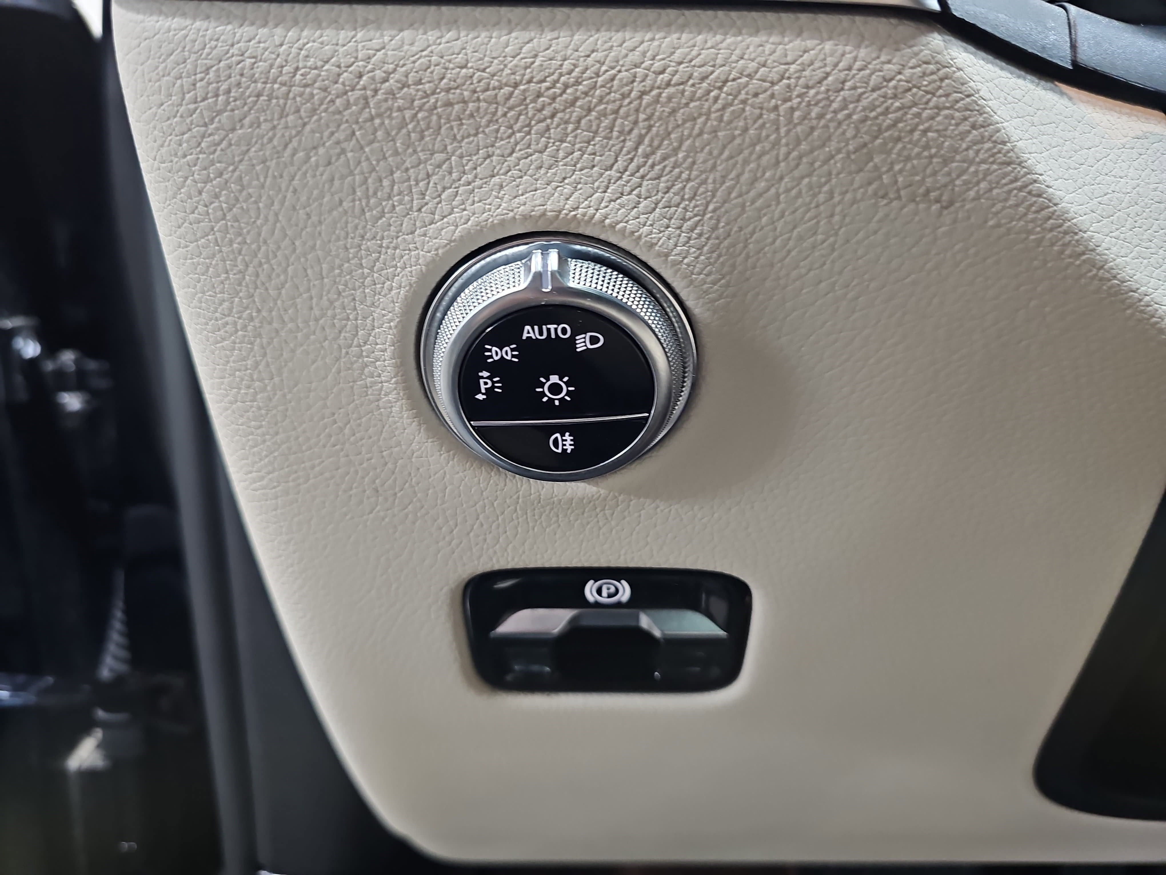 Certified 2024 Mercedes-Benz GLC 300 4MATIC image 27