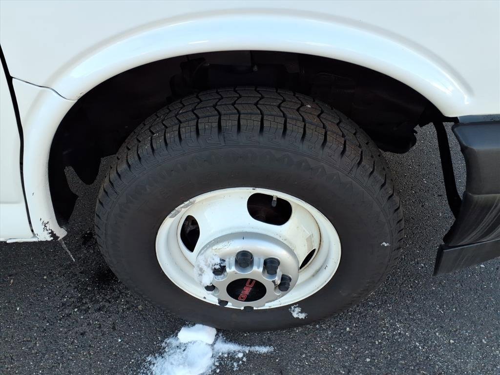 Used 2022 GMC Savana 3500 Extended image 18