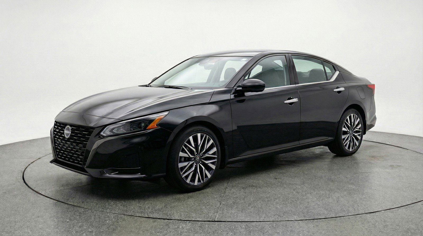 Used 2025 Nissan Altima 2.5 SV image 3