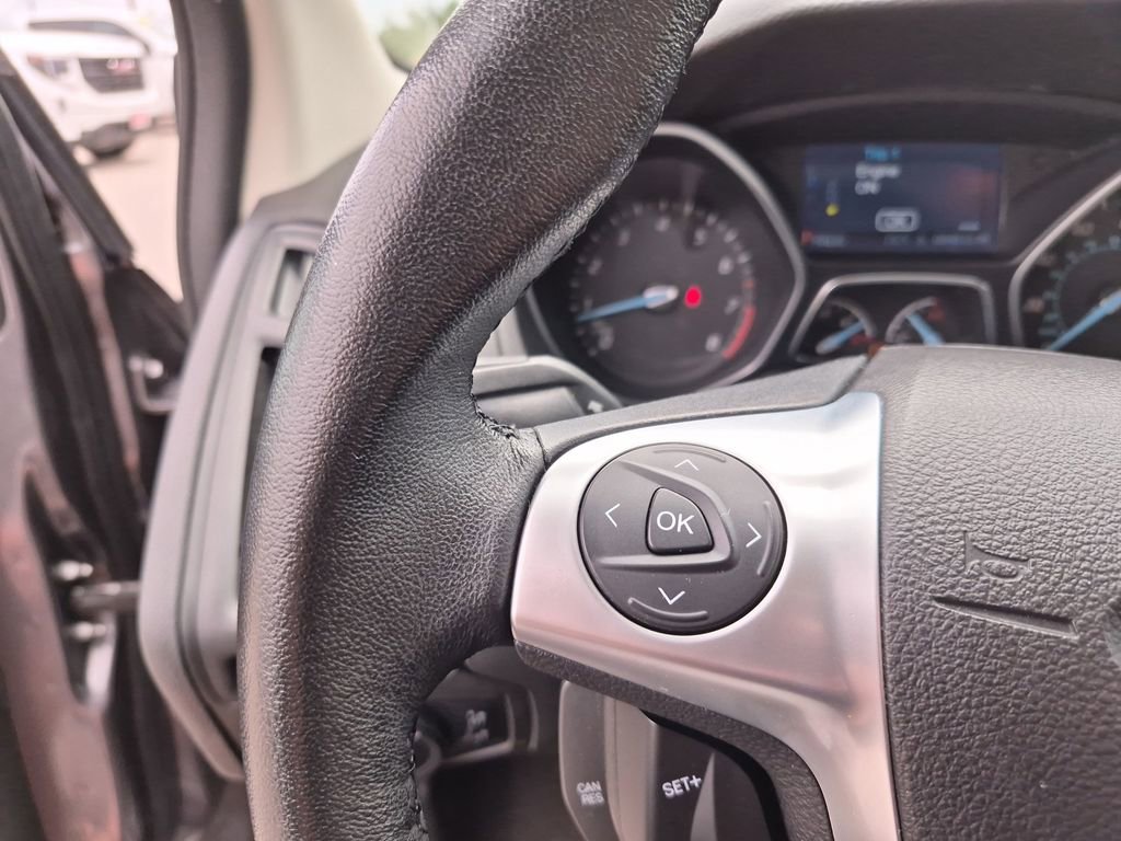 Used 2013 Ford Focus SE FWD image 38