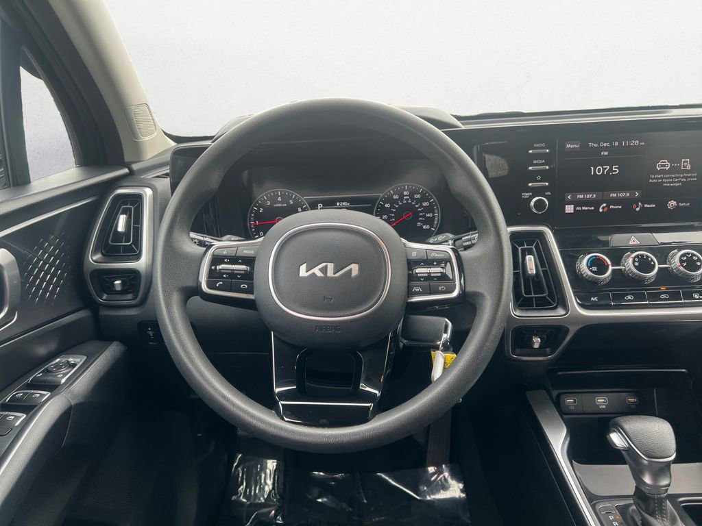 Used 2023 Kia Sorento LX image 12