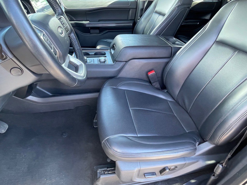 Certified 2024 Ford Expedition XLT image 16