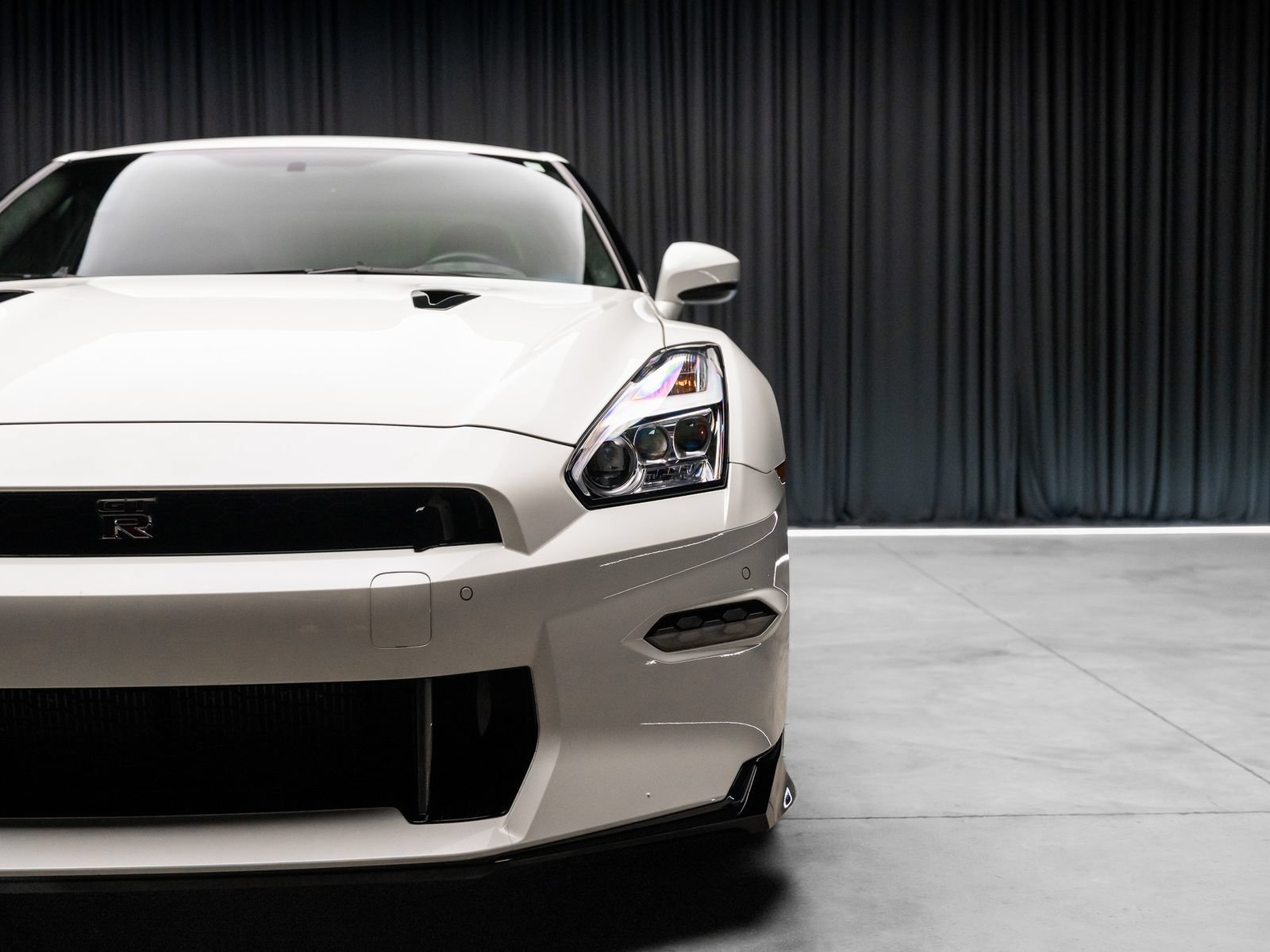 Used 2024 Nissan GT-R w/ Floor Mat Package AWD/4WD image 18