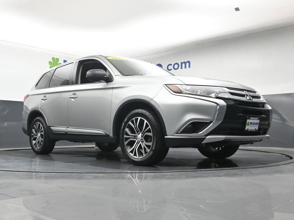 Used 2018 Mitsubishi Outlander ES AWD/4WD image 23
