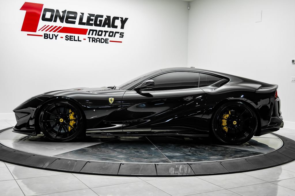 Used 2019 Ferrari 812 Superfast RWD image 14