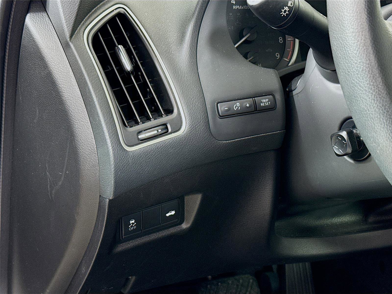 Used 2023 INFINITI Q50 Sensory image 7