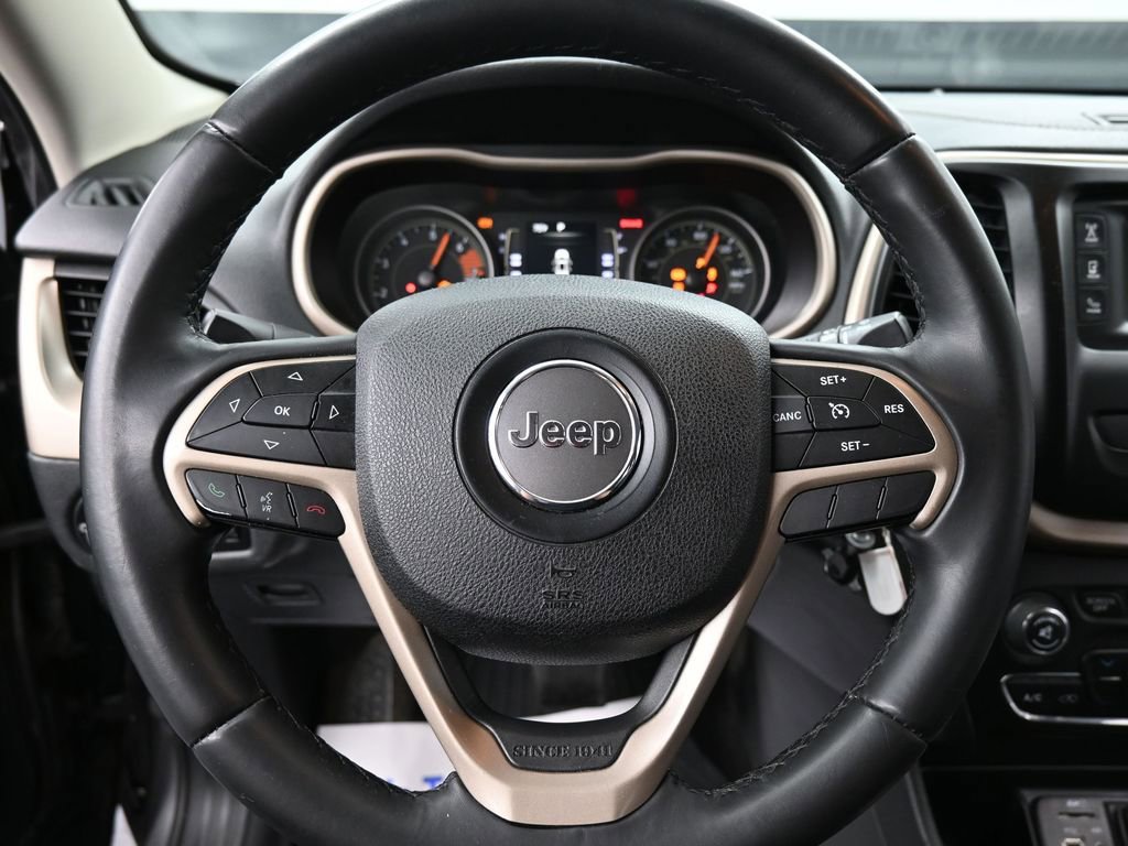 Used 2016 Jeep Cherokee Latitude image 28