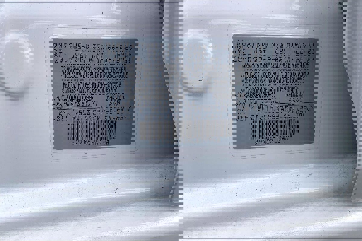 Used 2021 Nissan Versa SV image 34