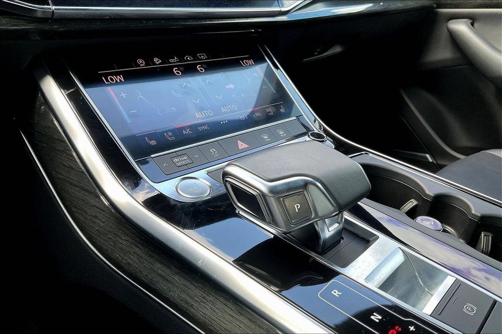 Used 2020 Audi Q8 Premium Plus w/ Premium Plus Package AWD/4WD image 14