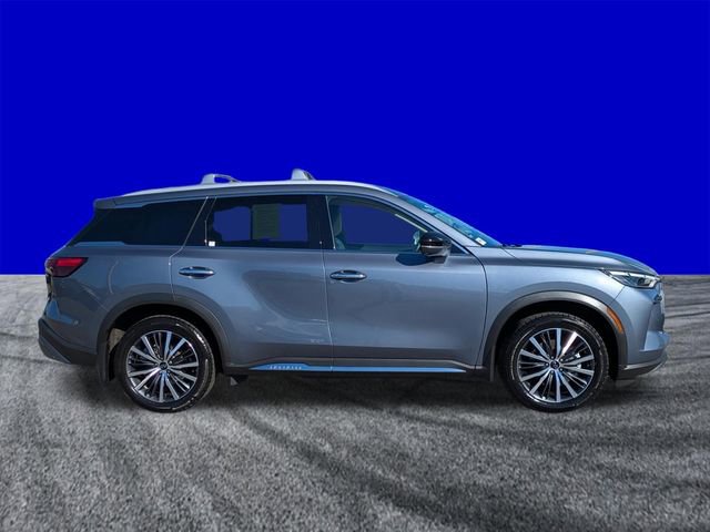 Used 2023 INFINITI QX60 Sensory w/ Vision Package image 3