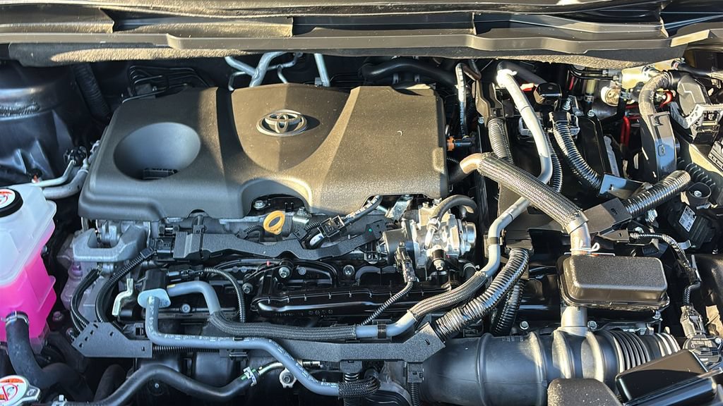 Used 2025 Toyota Sienna XSE FWD image 32