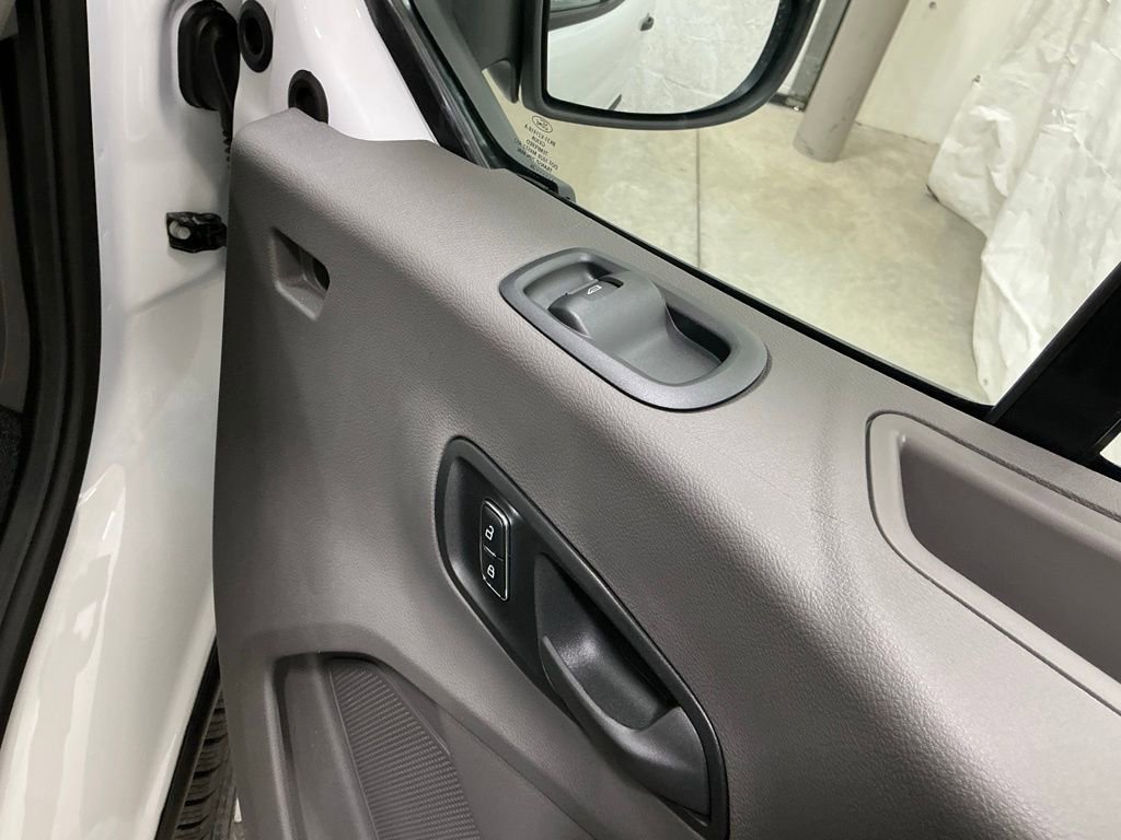 New 2026 Ford Transit 250 148 Medium Roof RWD image 24